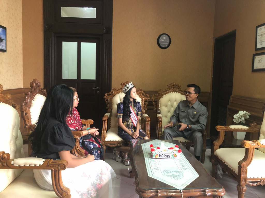 Menerima Audiensi Putri Anak Indonesia Pariwisata